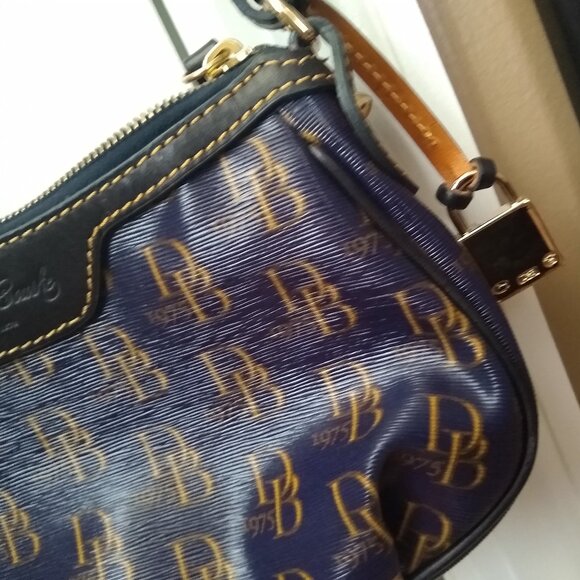 Dooney and Bourke Signature Handbag - Picture 2 of 3